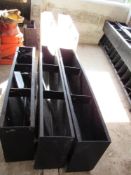 2 x White and 3 x Black 7 space plastic feeders