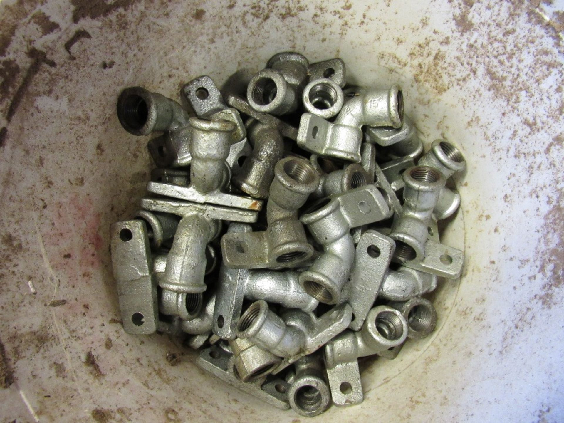 6 x Trays metal water fittings - Image 3 of 3