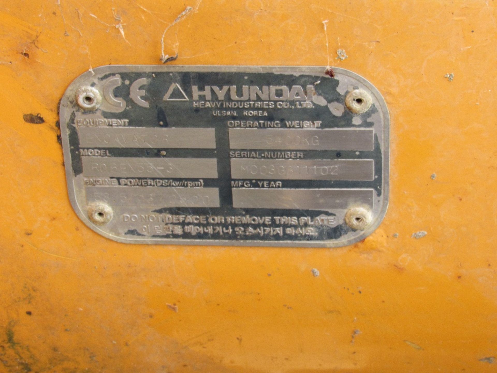 Hyundai 55-3 excavator comes with 3ft ditching bucket, 9" trench bucket, - Image 5 of 10