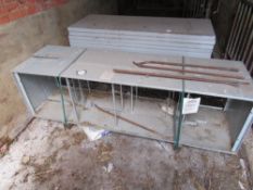 2 x New bottoms for farrowing crates (N0