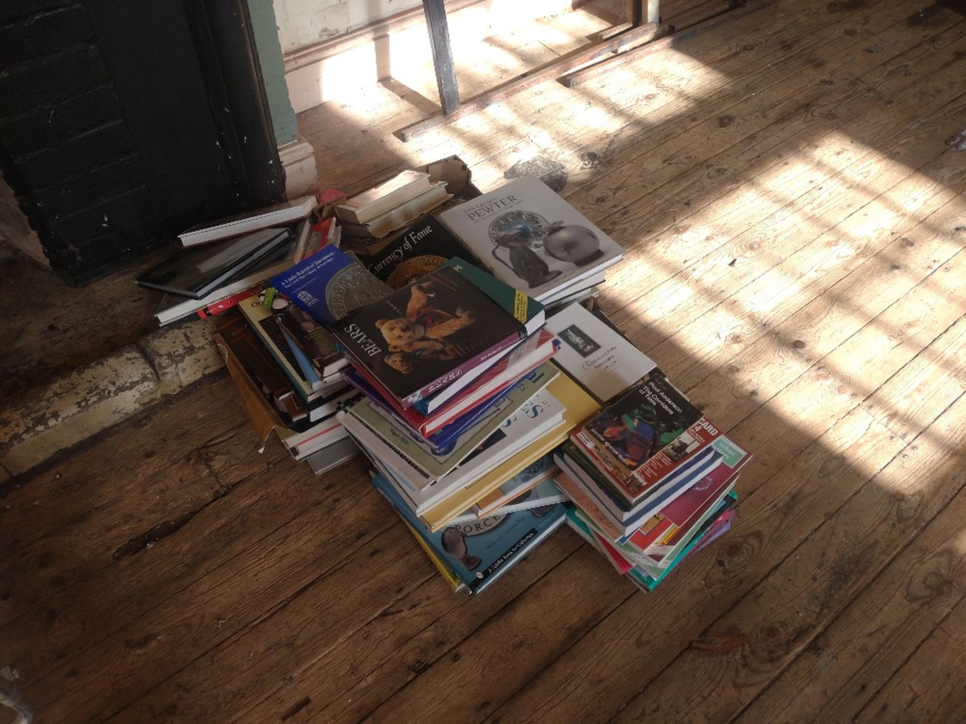 Quantity of misc books on antiques