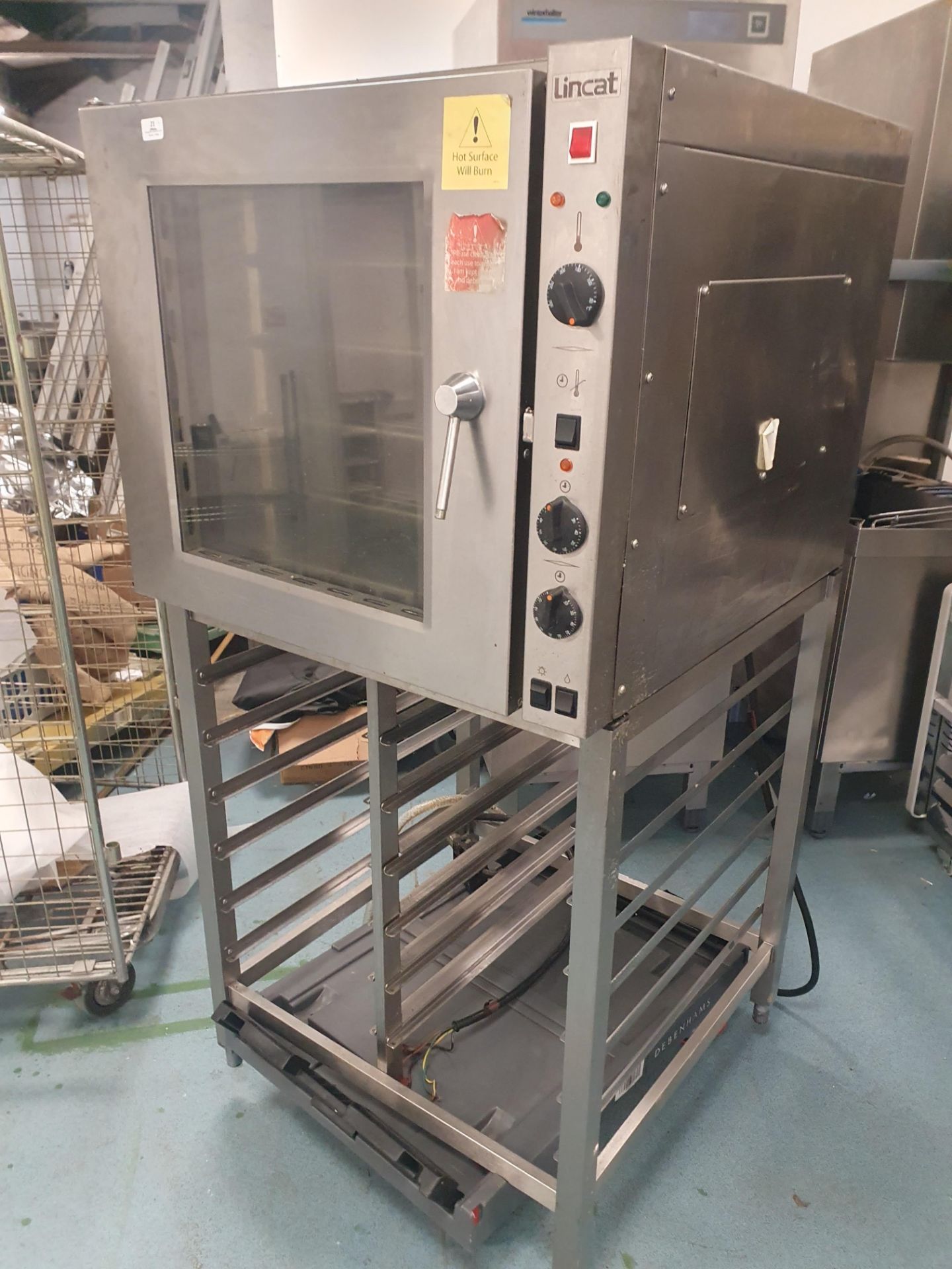 * Lincat Eco9 convection oven on stand
