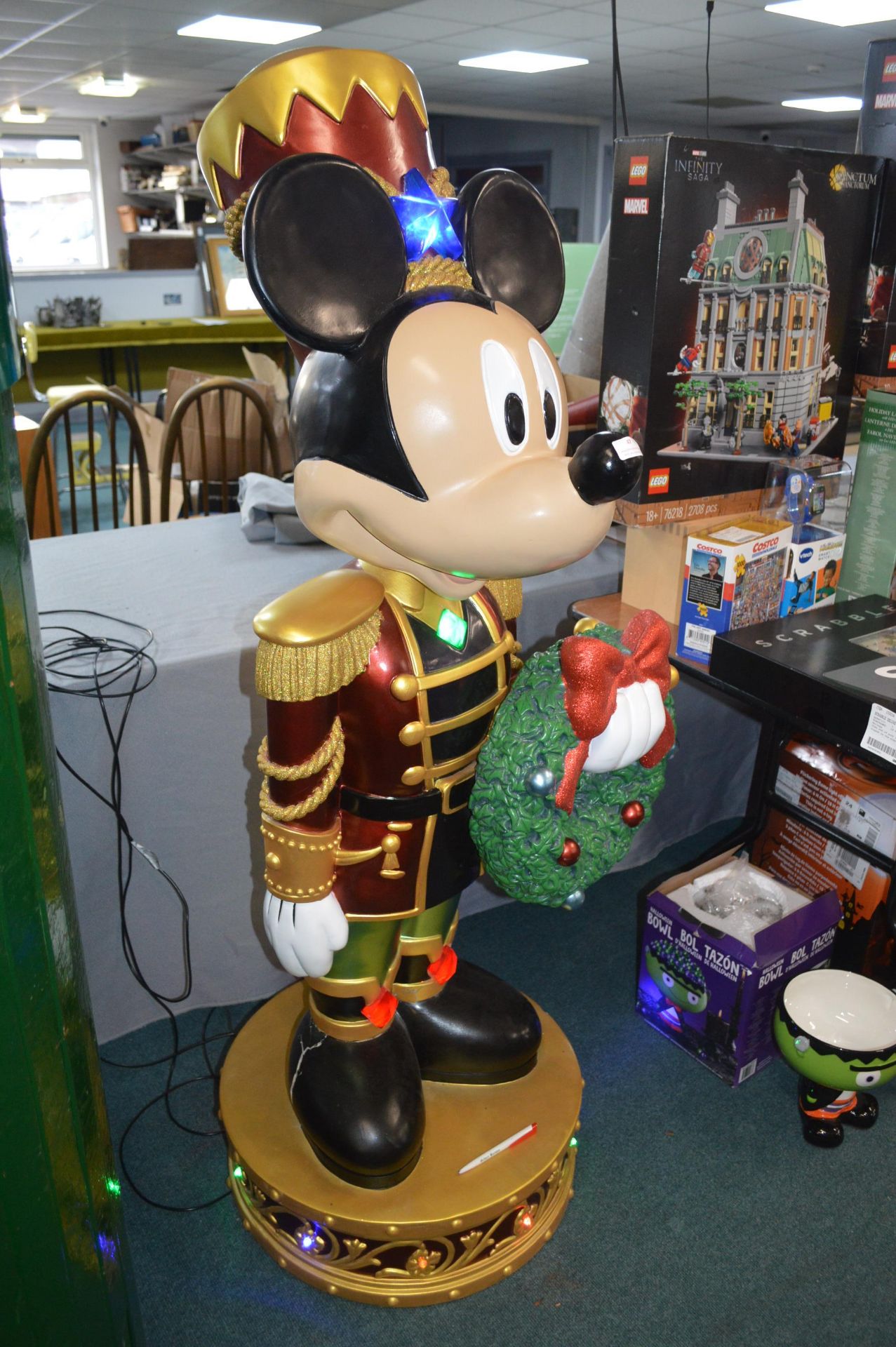 *5ft Musical Mickey Mouse Christmas Nutcracker Fig - Image 2 of 5