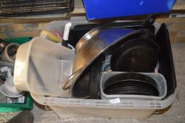 Quantity of Kitchenware: Baking Trays, Knives, Ton