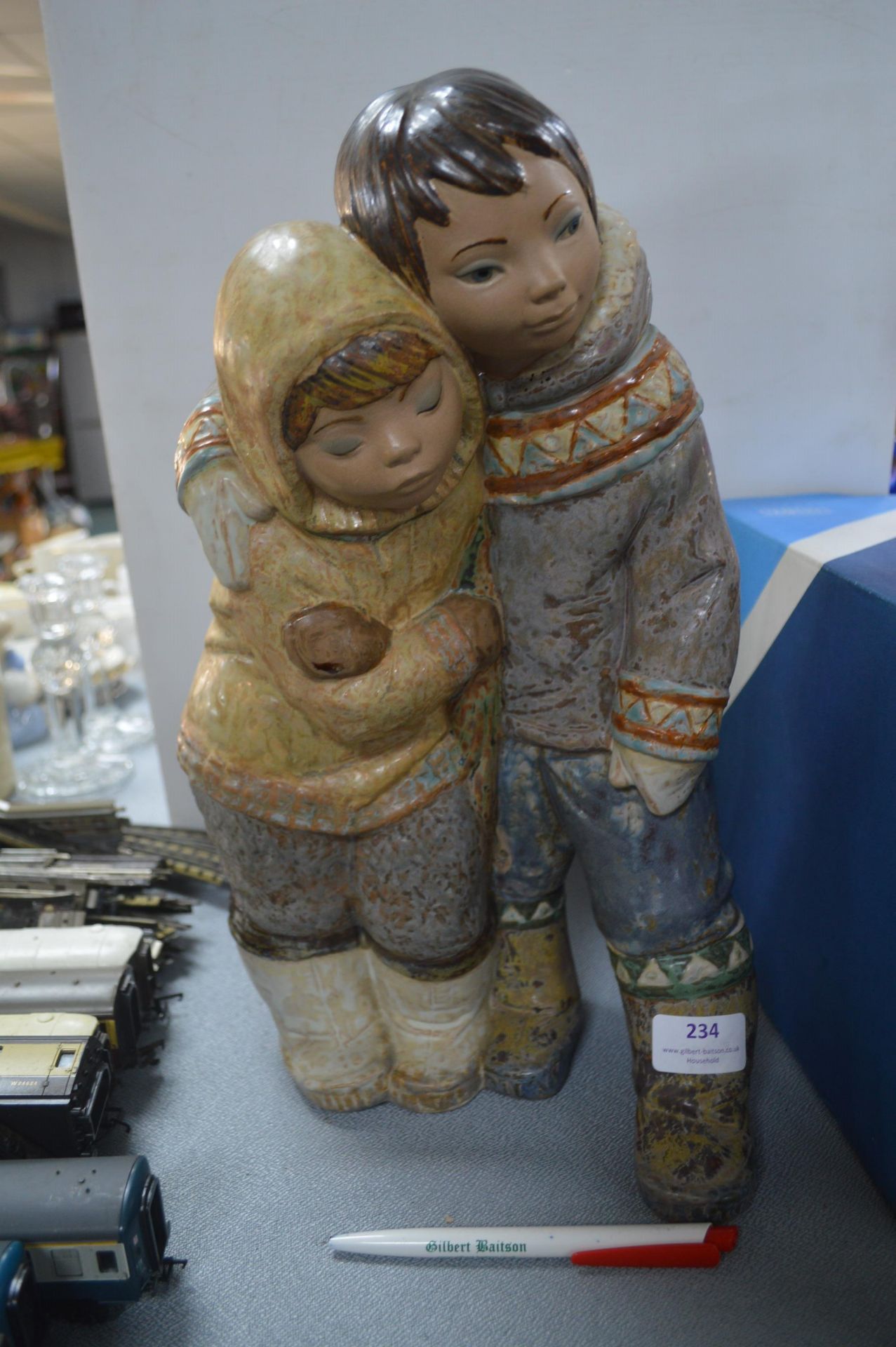 Large Hand Painted Lladro of Two Eskimo Children - Image 2 of 4