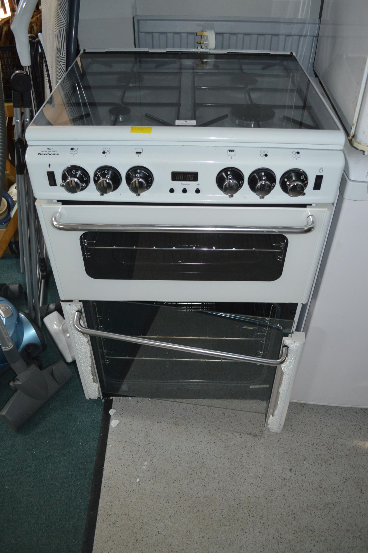 New Home Gas Cooker (requires replacement glass fo - Image 4 of 4