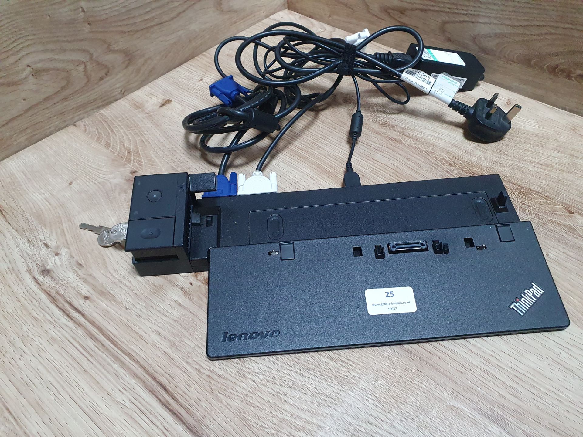 * Lenovo ThinkPad Ultra Dock