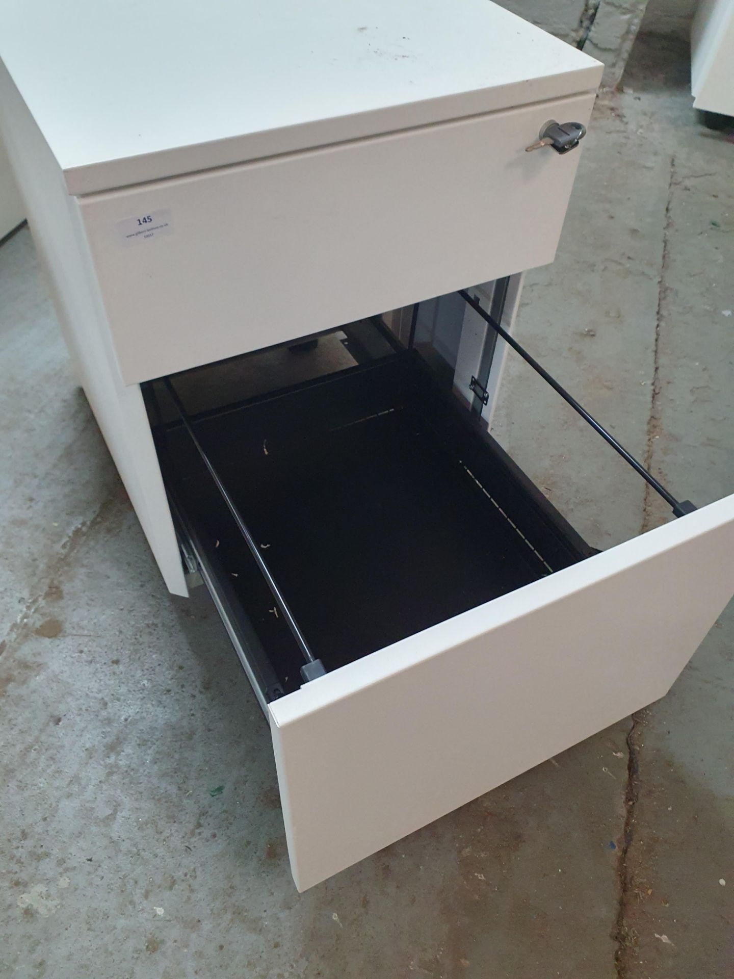 * sturdy office filing pedestal drawers - 440w x 550d x 590h. Metal construction with 5 x castors to - Image 3 of 3