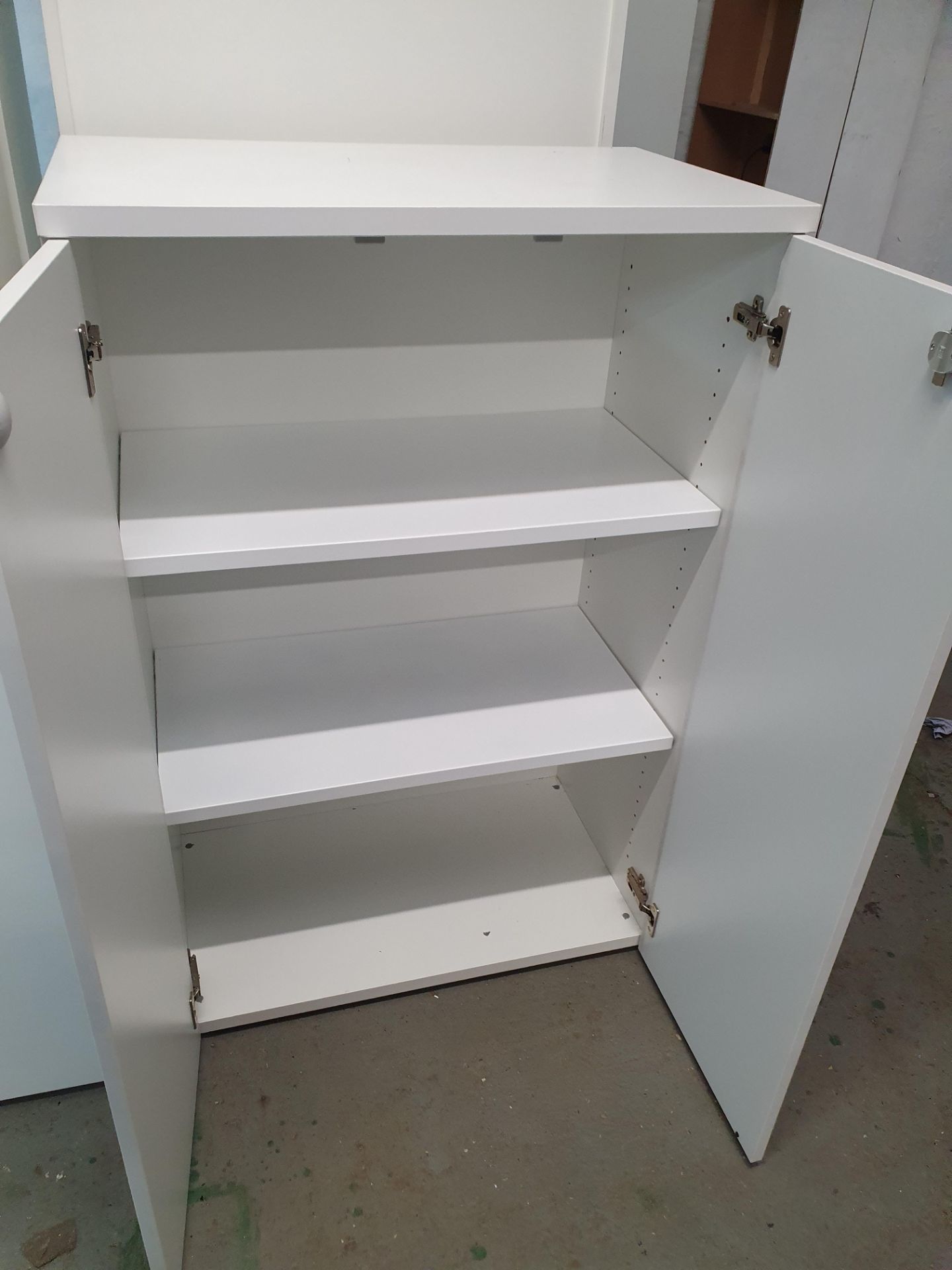 * STURDY WHITE OFFICE CABINET, 2 INTERNAL MOVEABLE SHELVES - 800W X 500D X 1200H - Image 2 of 2