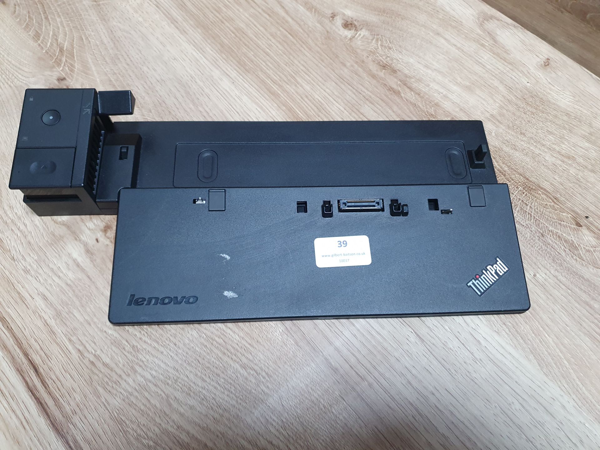 * Lenovo ThinkPad Ultra Dock