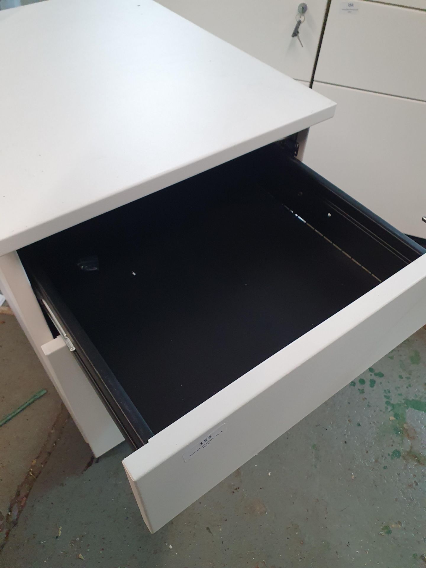 * sturdy office filing pedestal drawers - 440w x 550d x 590h. Metal construction with 5 x castors to - Image 2 of 3