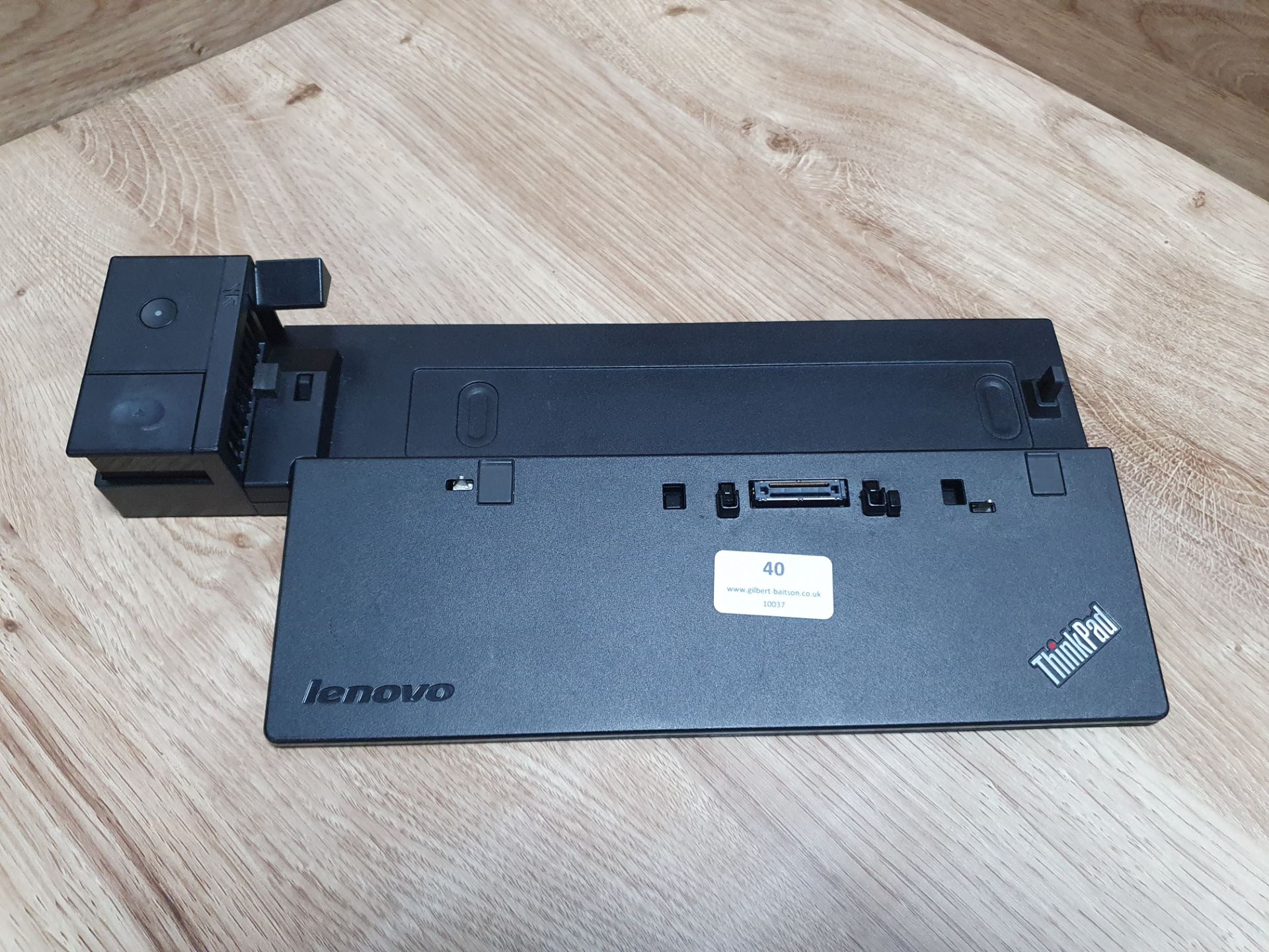 * Lenovo ThinkPad Basic Dock