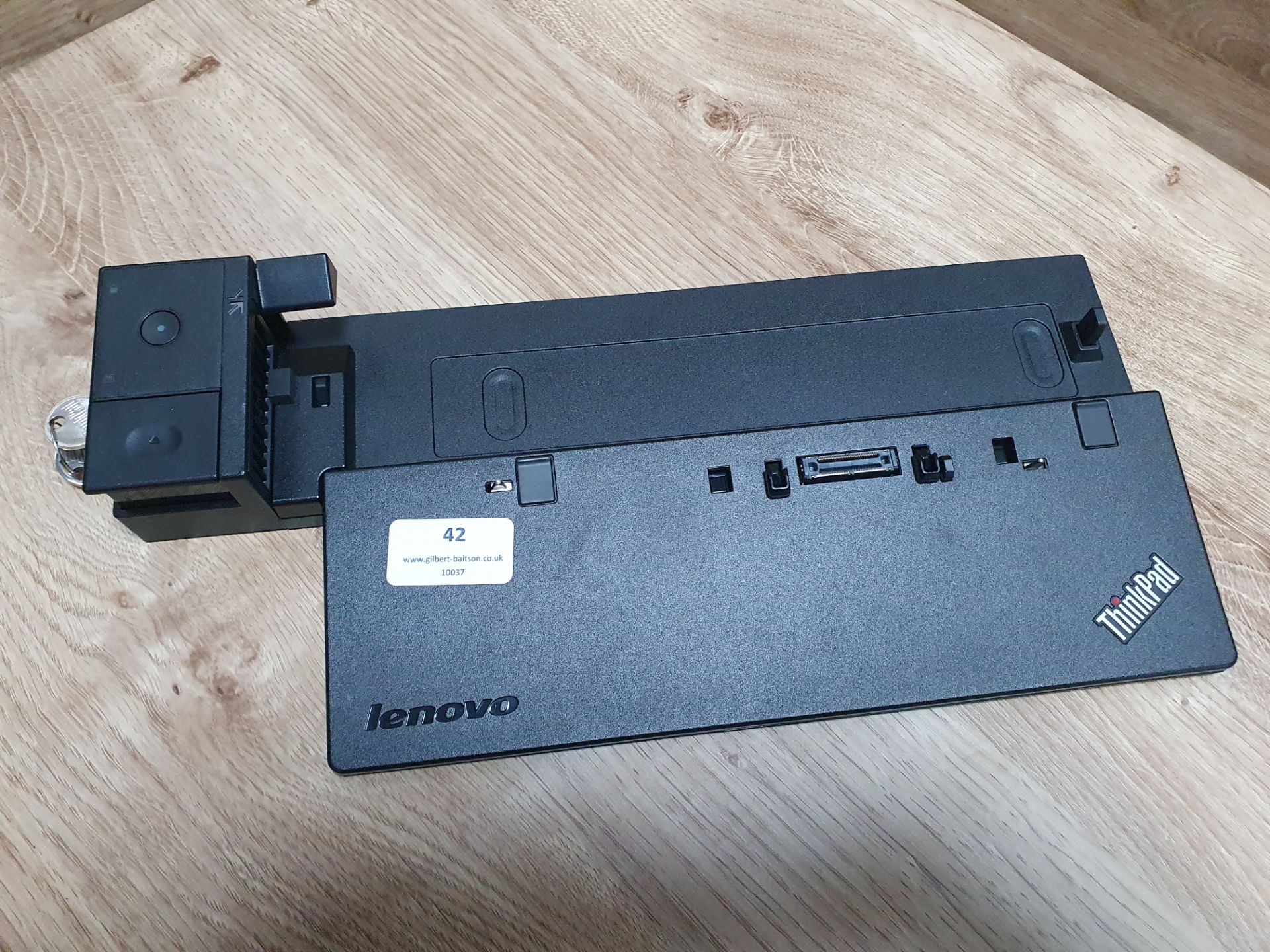 * Lenovo ThinkPad Ultra Dock