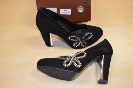*Red Dragonfly Black High Heels Size: 5.5