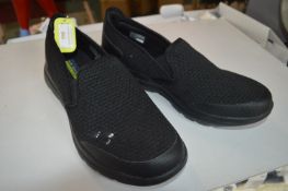 *Skechers Air Cooled Gogo Mat Trainers Size: 9