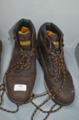 *Dewalt Work Boots Size: 8 (pre worn)