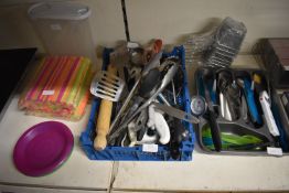 Quantity of Assorted Cutlery, Straws, Gift Baskets