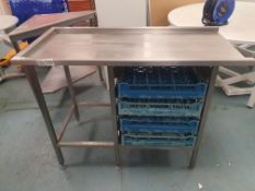* S/S feed table with tray rack and trays