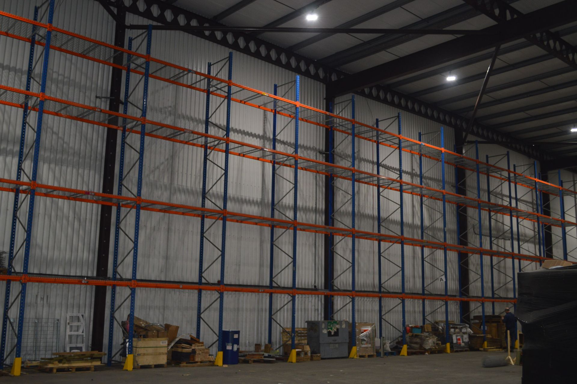 *Thirteen Bays of Medium Duty Pallet Racking Comprising: Fourteen 9m Uprights, with Four 2.7m - Image 5 of 6