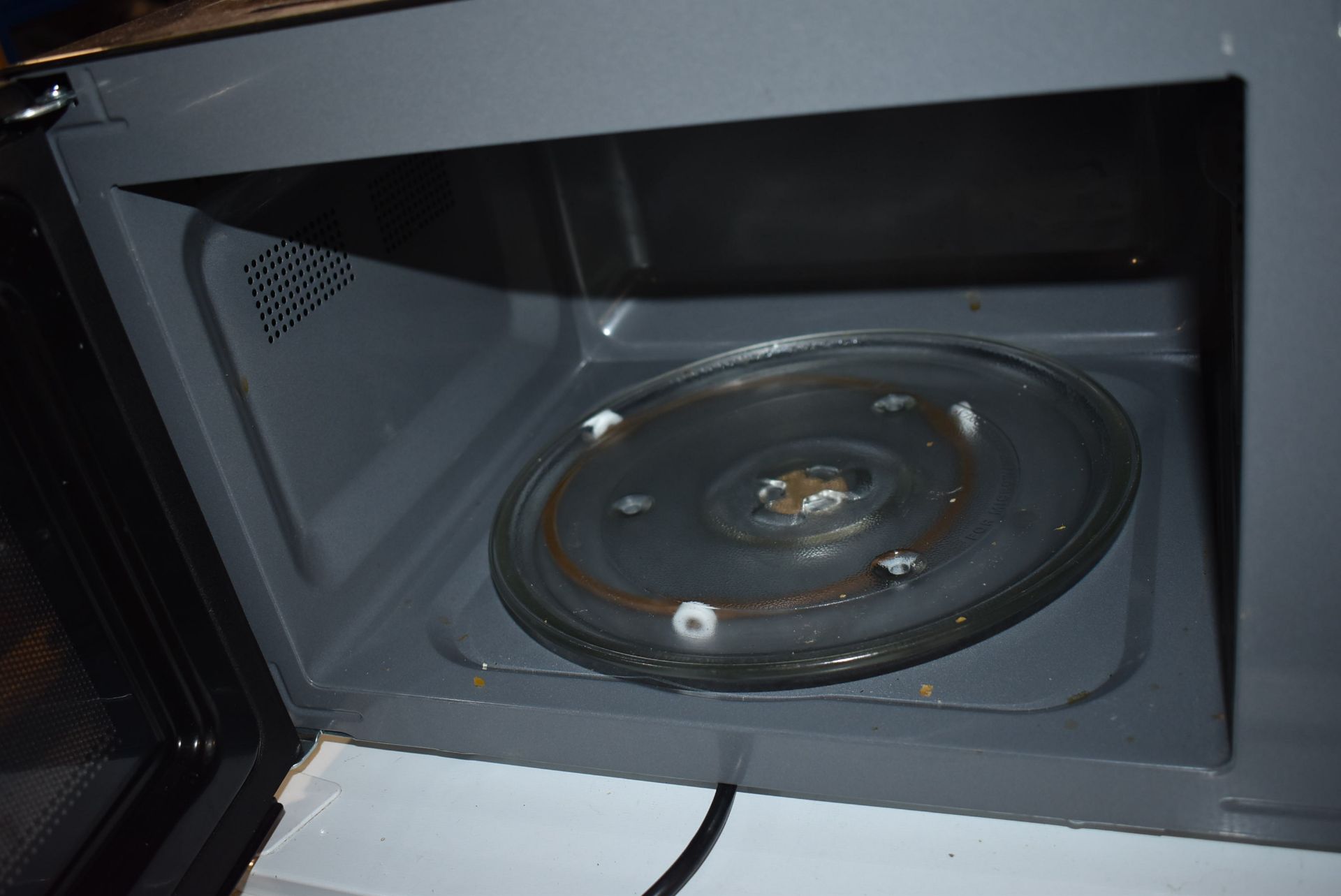 *Microwave Oven - Image 2 of 2