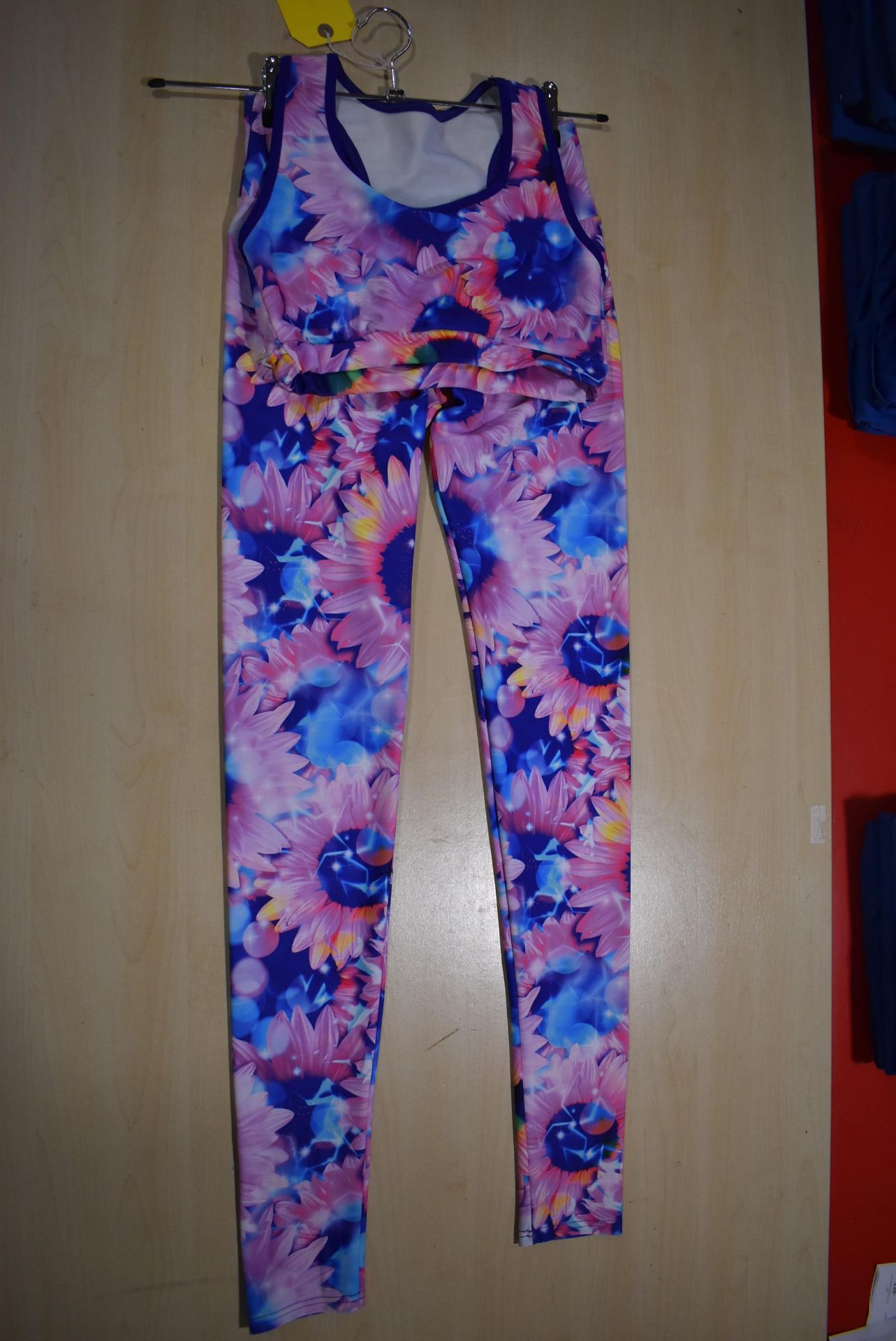 *Flower Pattern Yoga Leggings and Top Size: S