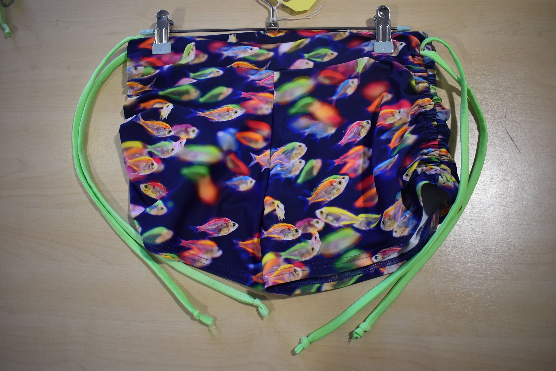 *Fish Pattern Yoga Shorts Size: L