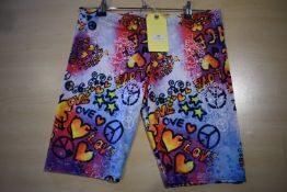 *Love & Peace Pattern Unisex Yoga Shorts Size: L