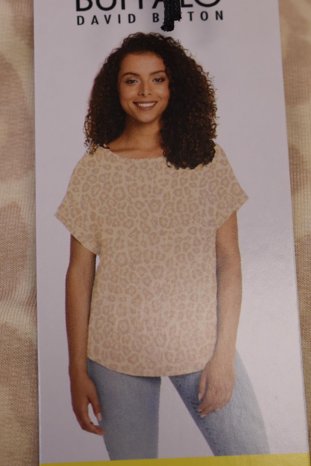 *Four Buffalo David Bitton Women’s Short-Sleeve Top Size: L - Image 2 of 2