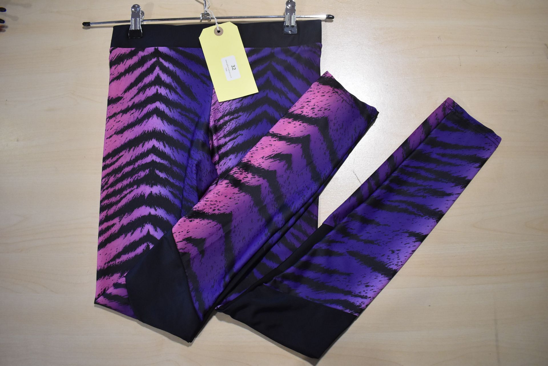 *Purple Tiger Skin Pattern Yoga Leggings Size: S