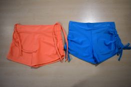 *Two Pairs of Women’s Shorts (1x Orange, 1x Blue) Size: M