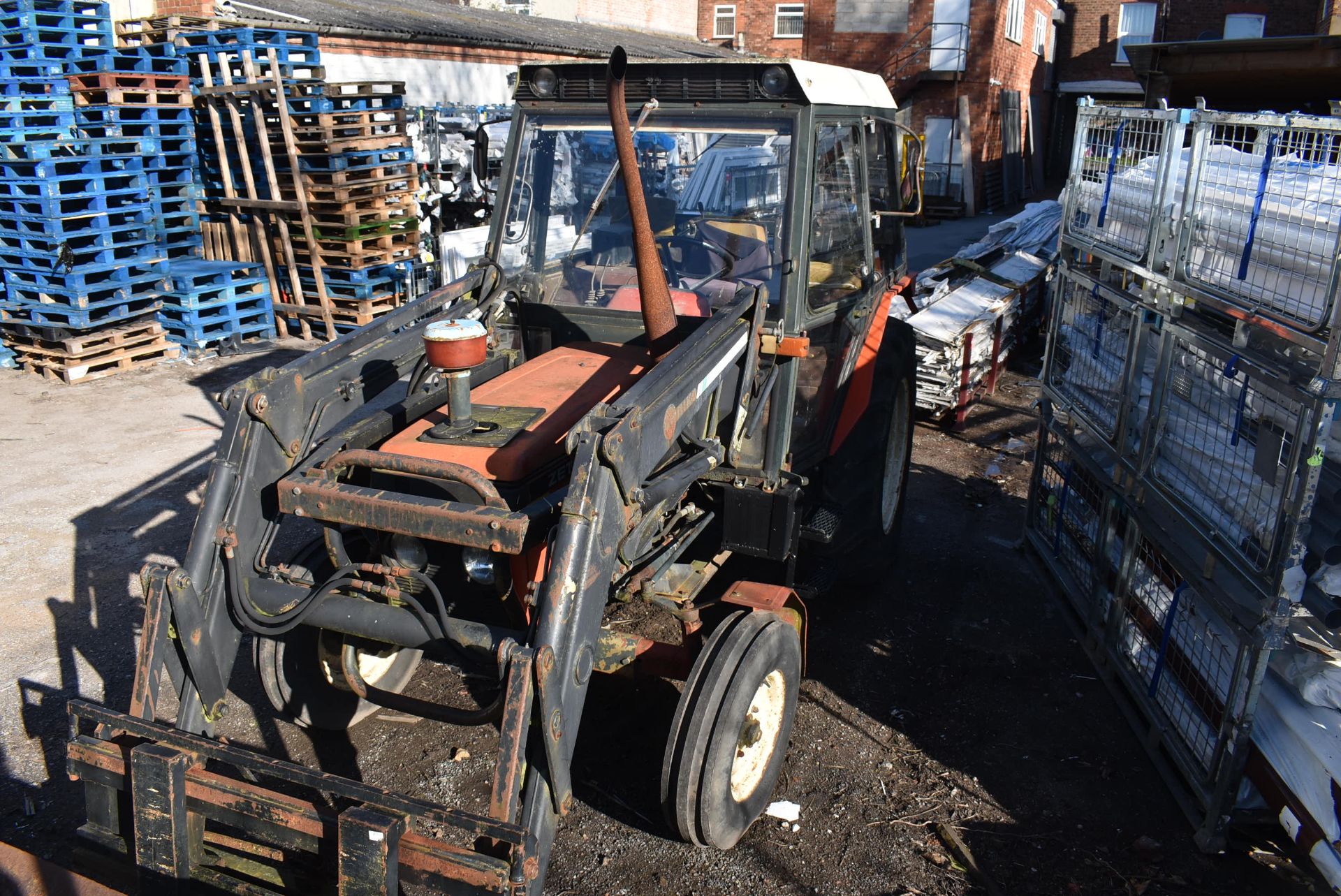 Zetor Tractor 6211 with TN360A Front Loader, Forklift Tines, and Shovel Bucket Reg: G442 LEX, - Image 4 of 10