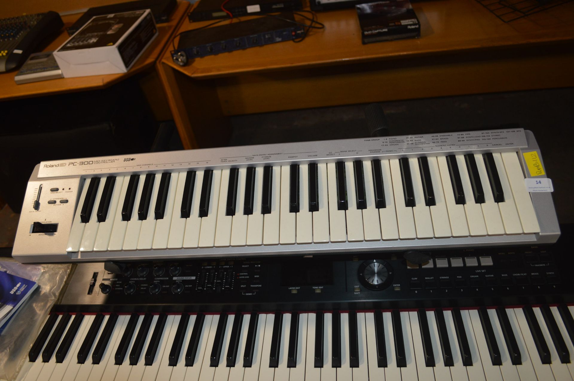 *Roland EDPC-300 Midi Keyboard Controller