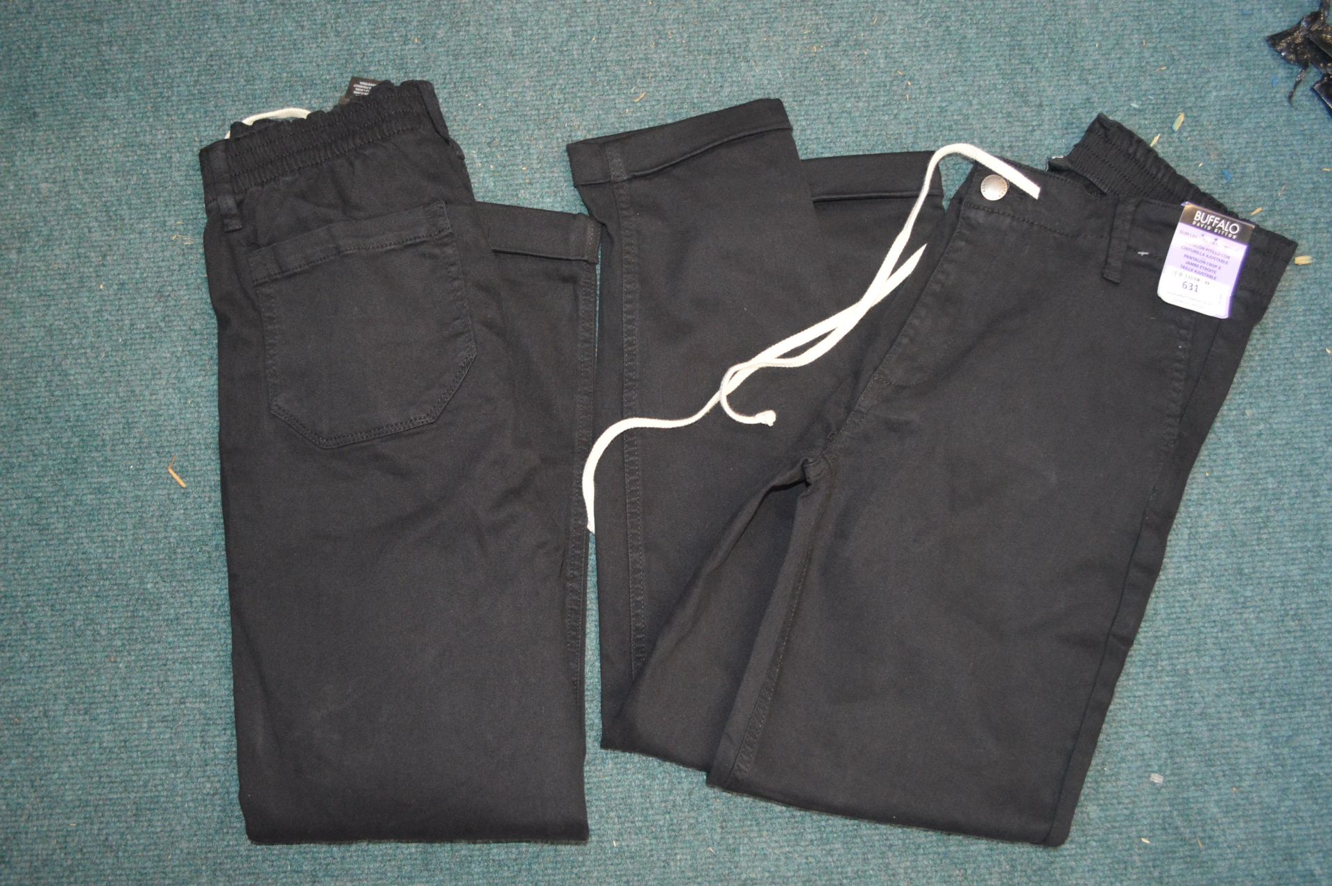 *Two Buffalo Slim Leg Crop Pants Size: 8