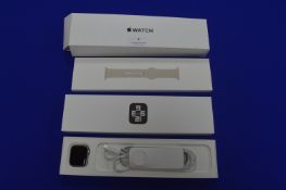 *Apple Watch SE 2nd Gen with Starlight Aluminium Case
