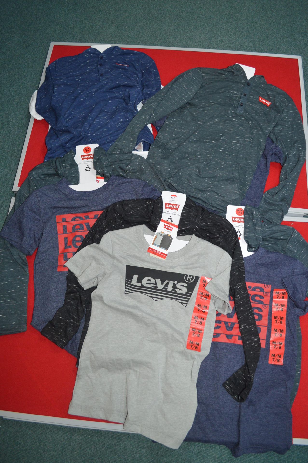 Five Assorted Levi’s T-Shirts & Hoodies Sets Size: M 7-8y