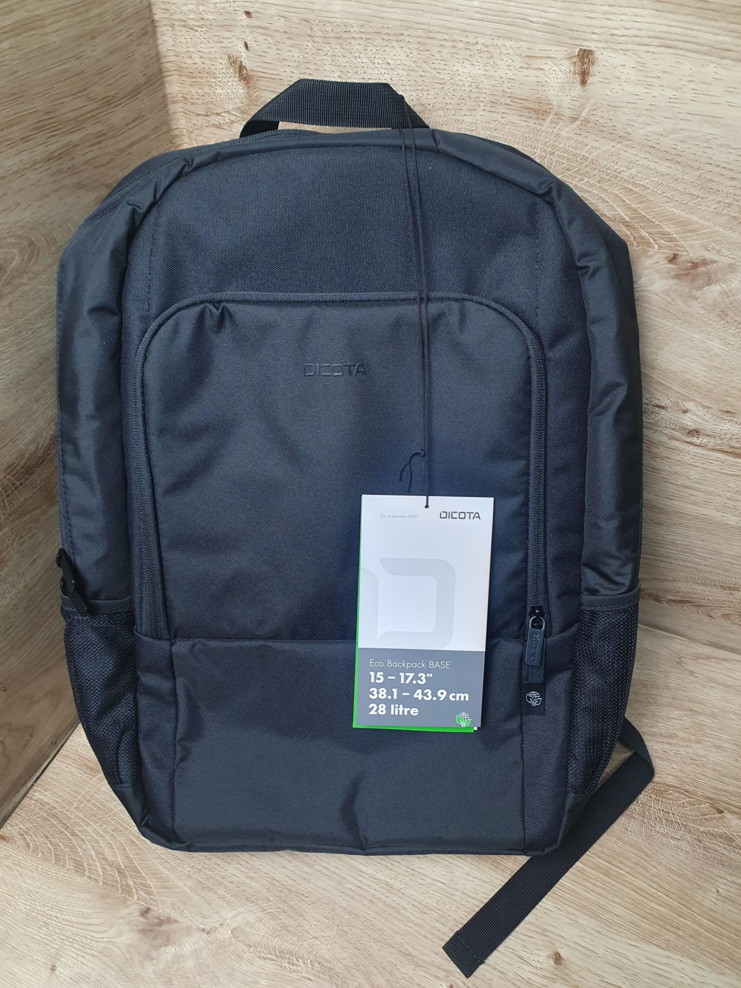 * Dicota laptop backpack