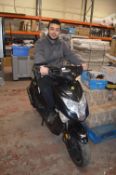 Beeline Veloce Reg: YN67 ECT Moped MOT: 26/06/23 has V5 & Key