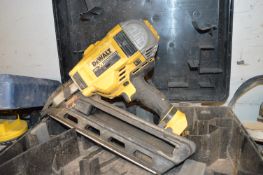 Dewalt 18v Brushless Nail Gun (no battery)