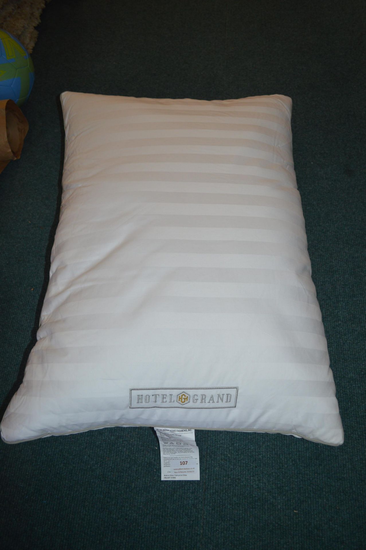 *Hotel Grand Feather & Down Pillow