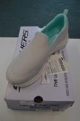 *Skechers Arch Comfort Ladies Slip- Ons Size: 6