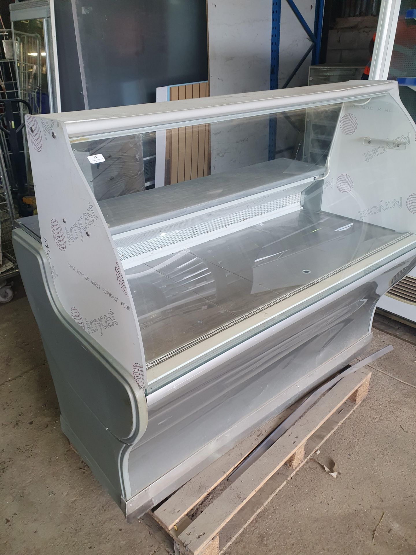 *1500 wide deli serve over chiller counter with chilled under storage, new acrylic ends, tested - Image 2 of 7