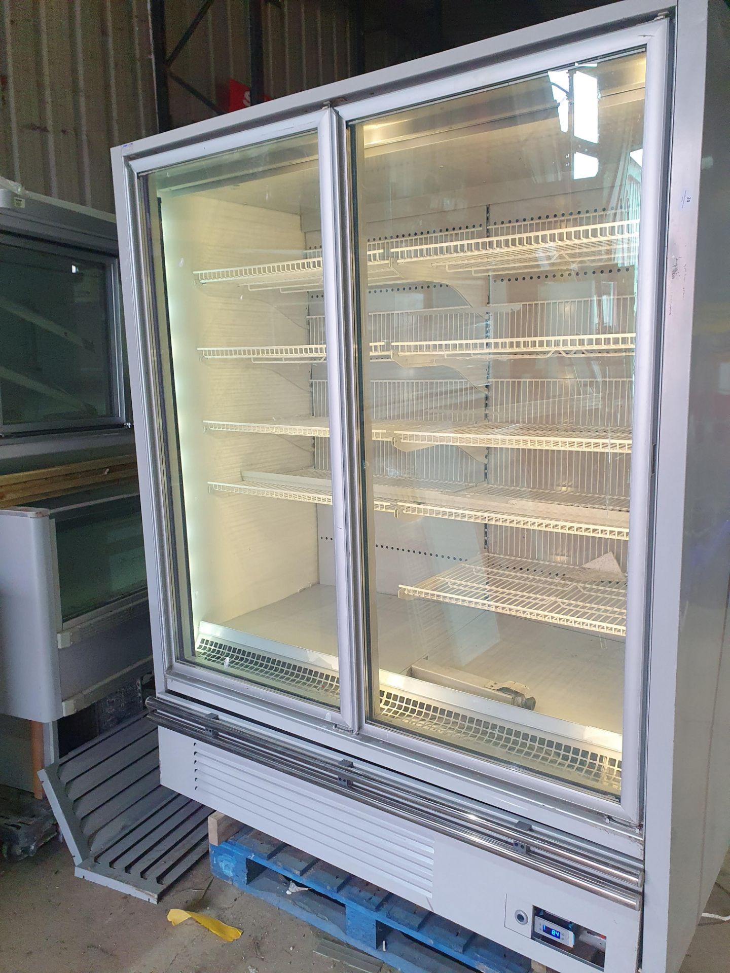 *Capital Hercules integral display freezer, single phase, 16amp supply. 1670w x 908d x 2070 - Image 2 of 3