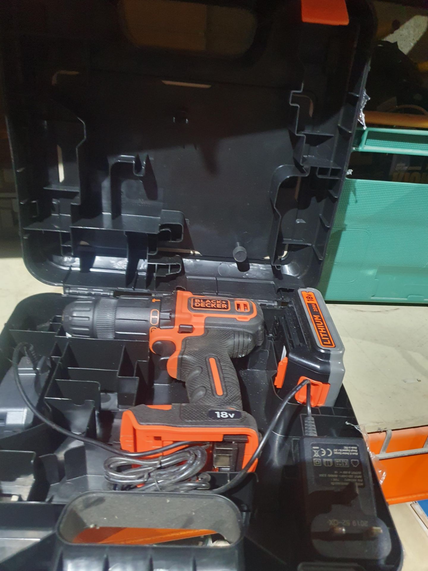 *black and decker battery drill