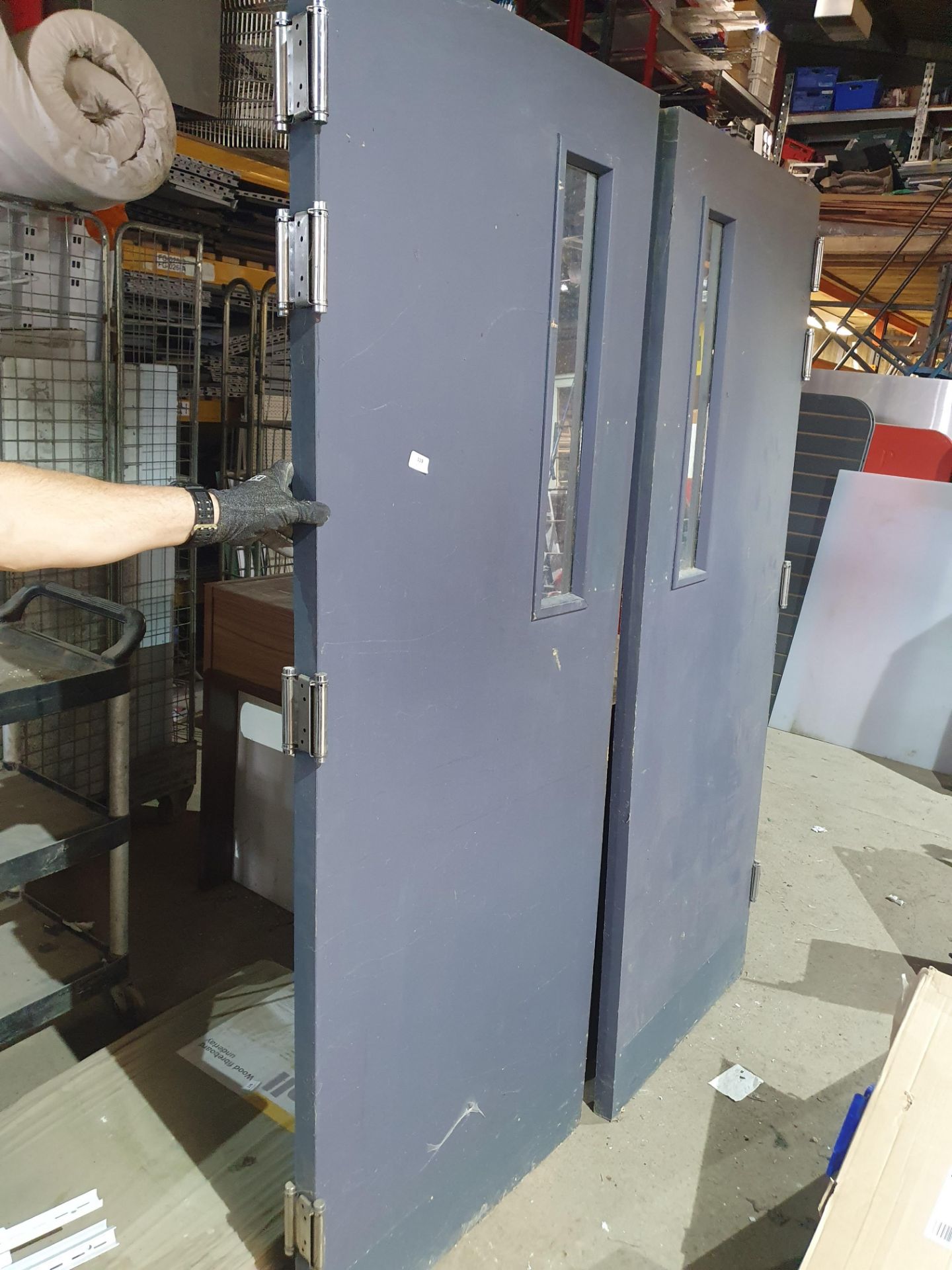 *pair of heavy duty fire doors with glass panels each with 4 heavy duty swing hinges. 770w x 1984h x - Image 2 of 2