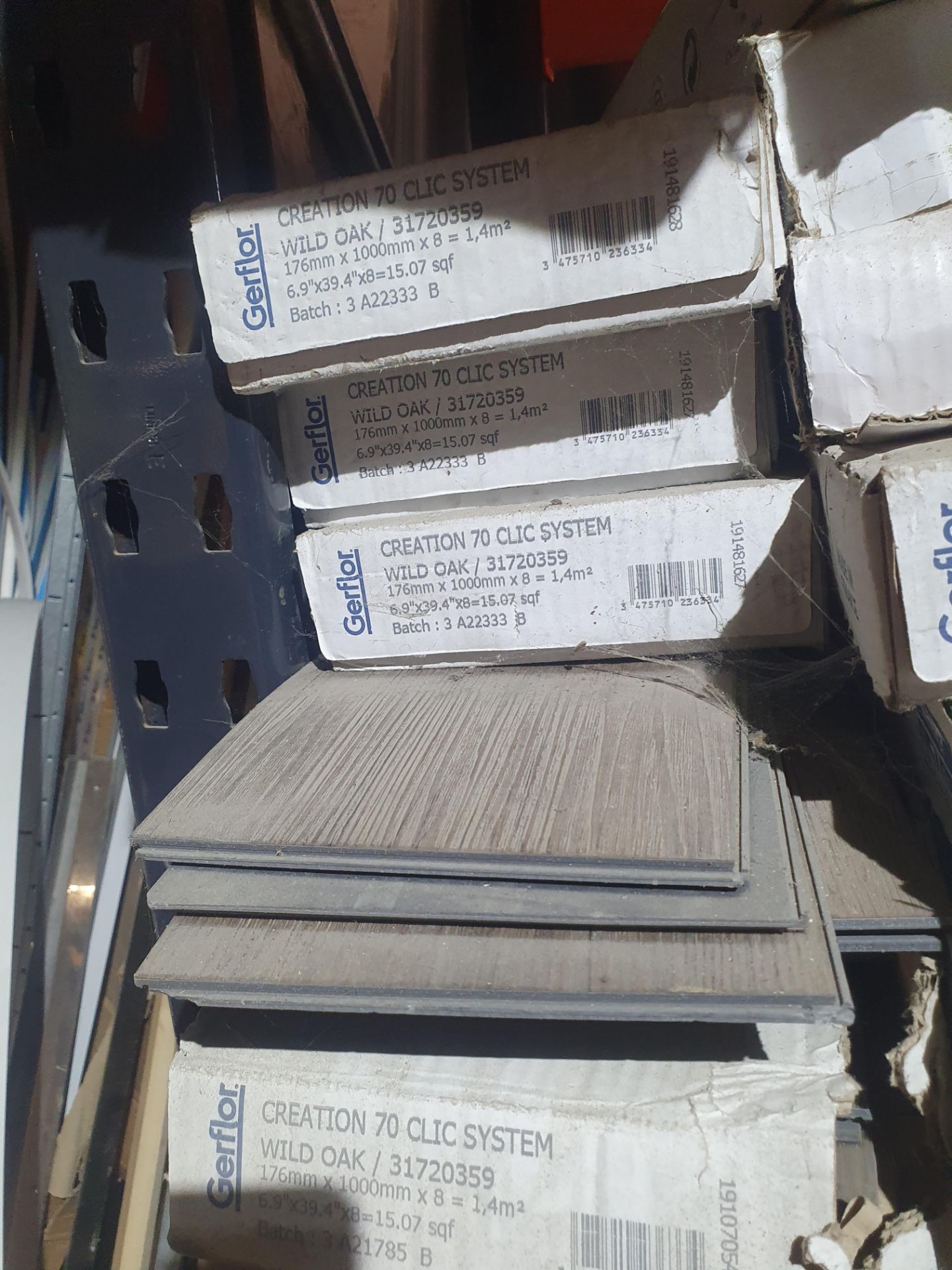 *large quantity of various plank floring (Gerflor) - Image 3 of 3