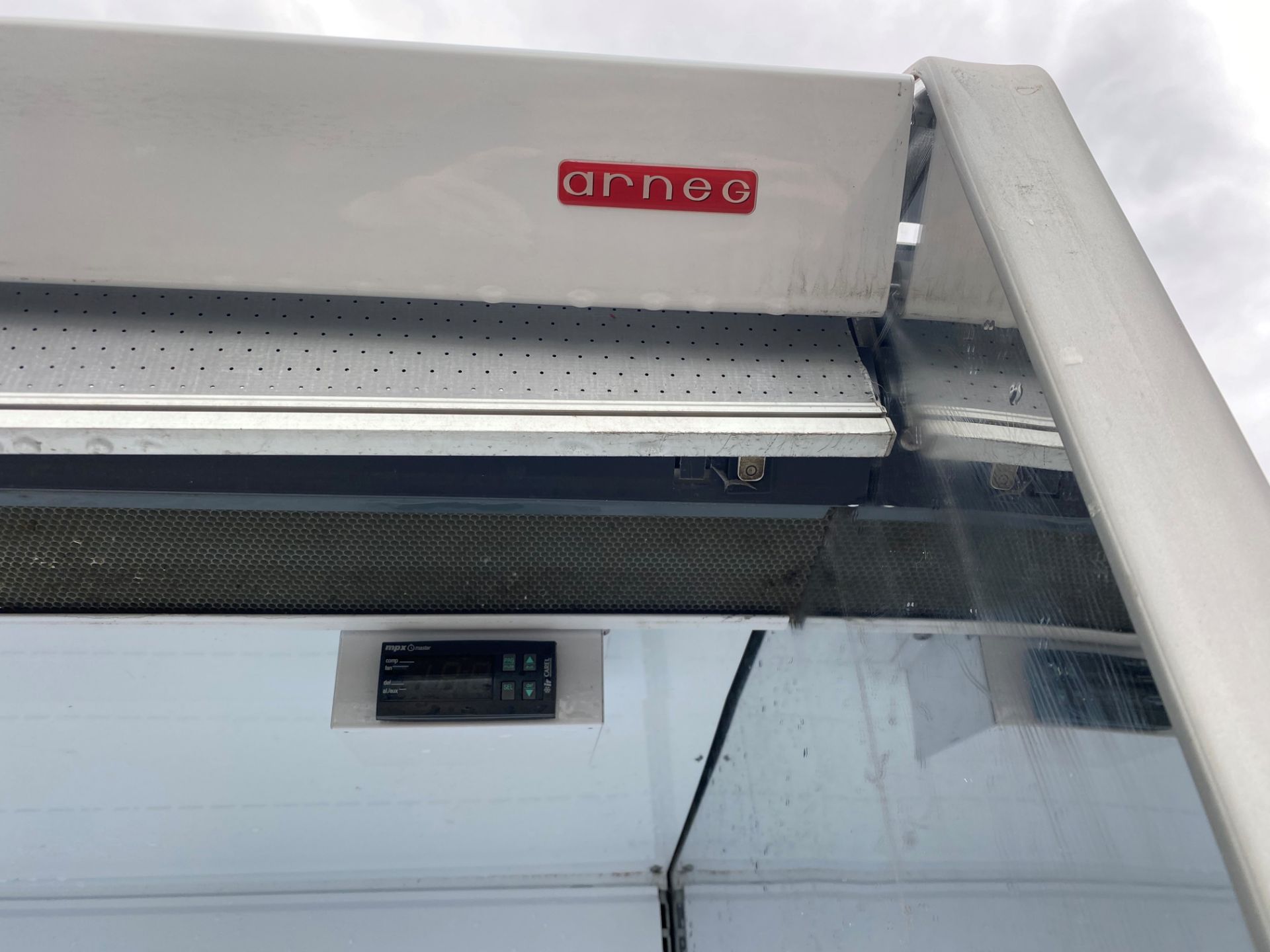 *Arneg Panama 2 remote chiller cabinet 3.75 3780x760x2050 Lights and blinds - Image 3 of 4