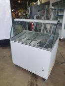 *Tefcold ince cream servery Model - IC300SCE. On castors with locking lid, tested working. 1020w x