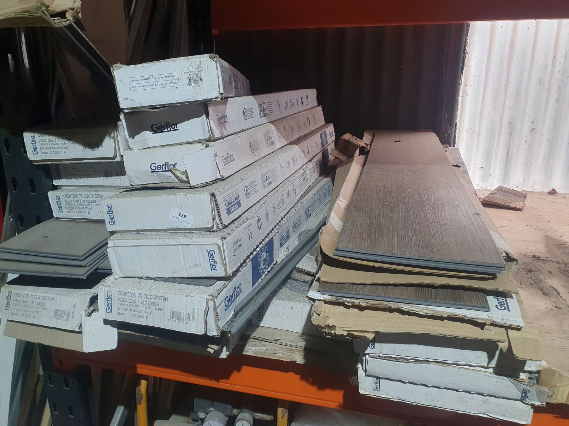 *large quantity of various plank floring (Gerflor)