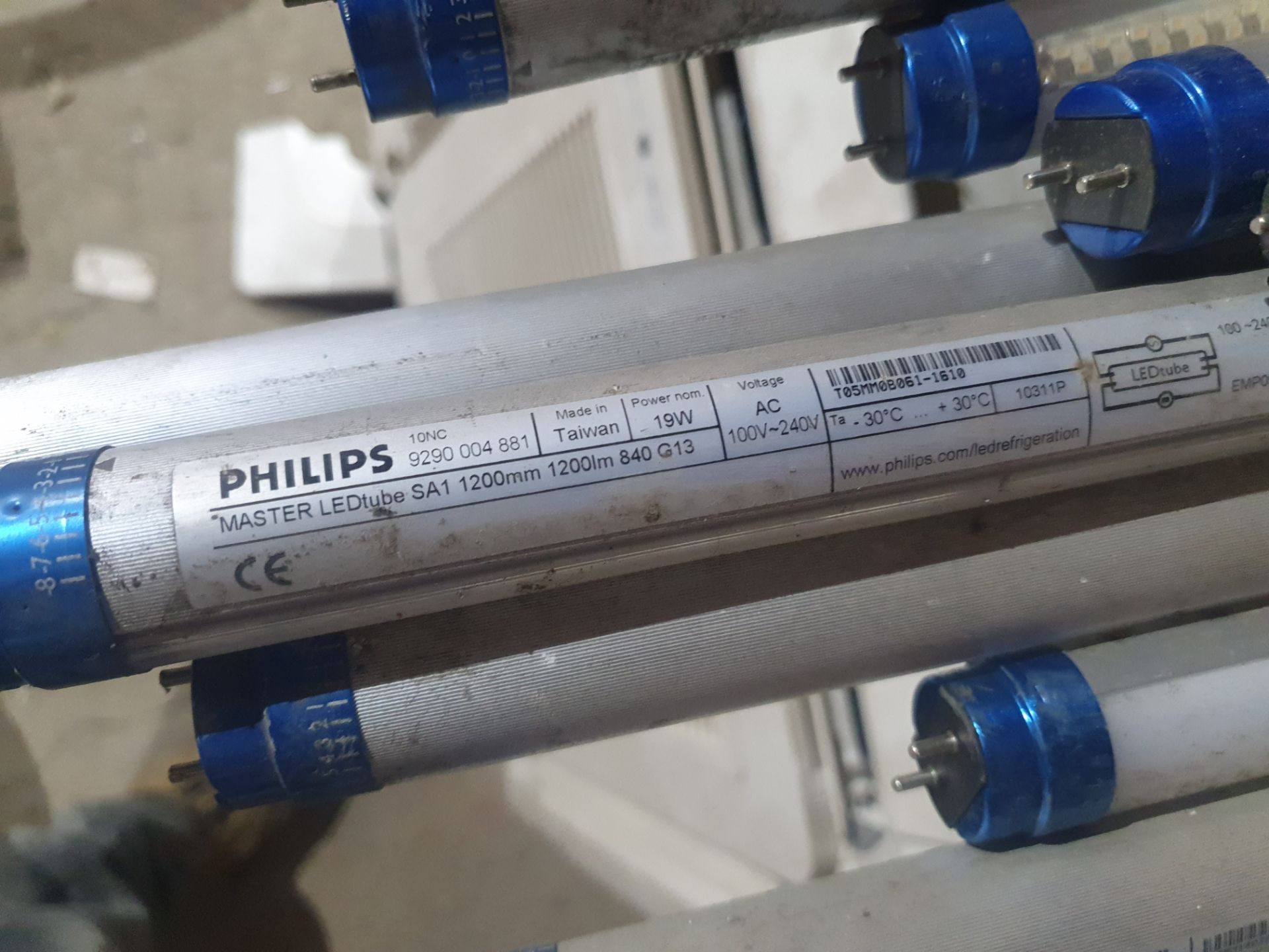 *approx 30 x LED Phillips lighting tubes 240v 1200w - Image 2 of 2