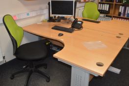 *Office Desk with Swivel Chair, Acer Monitor, Keyboard & Mouse